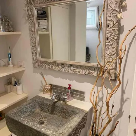 Piscina, Relax E Arte 公寓 *