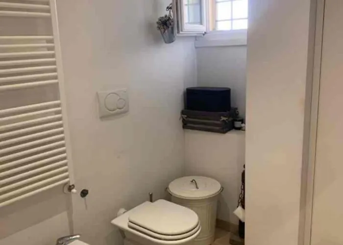 Piscina, Relax E Arte 公寓 佛罗伦萨
